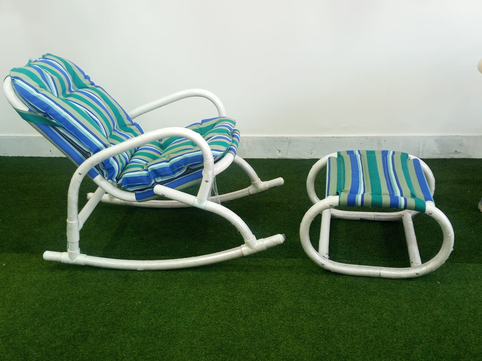 Single Chair with table